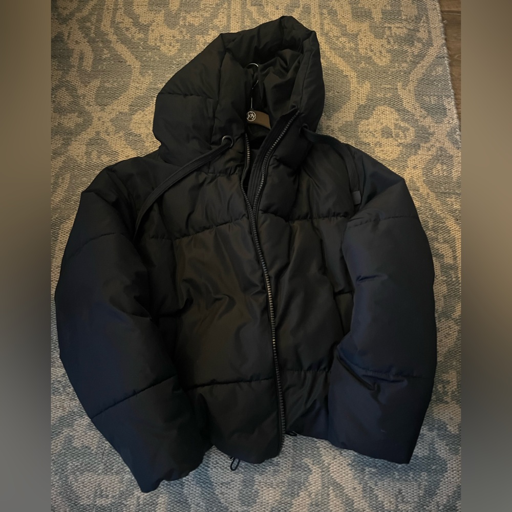 Navy puffer cropped coat - like new!